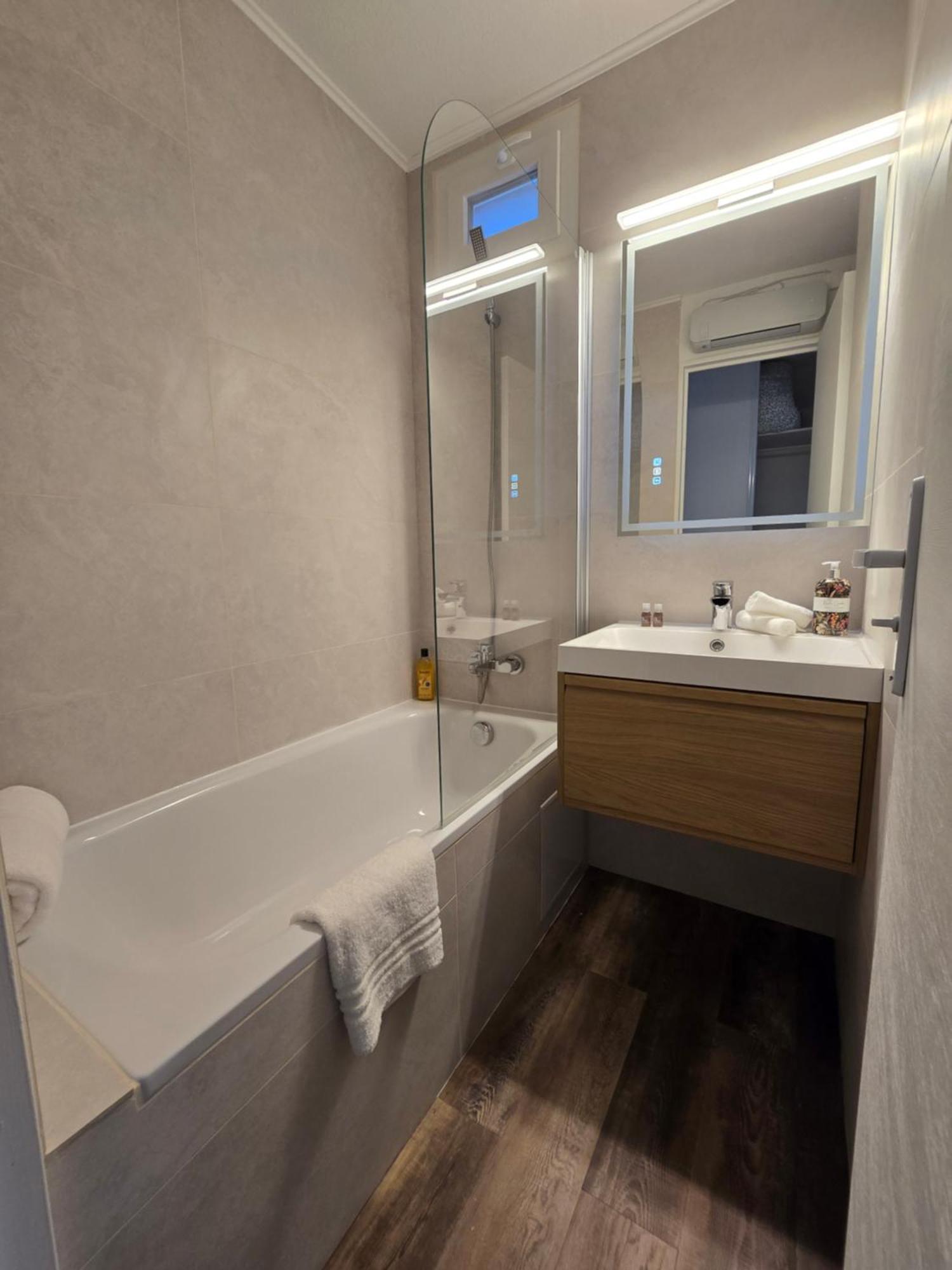 Chez Adriana Studio Vue Mer Avec Piscine 그리모 외부 사진